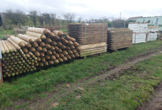 A Guide to Selecting Wood for Fence Construction