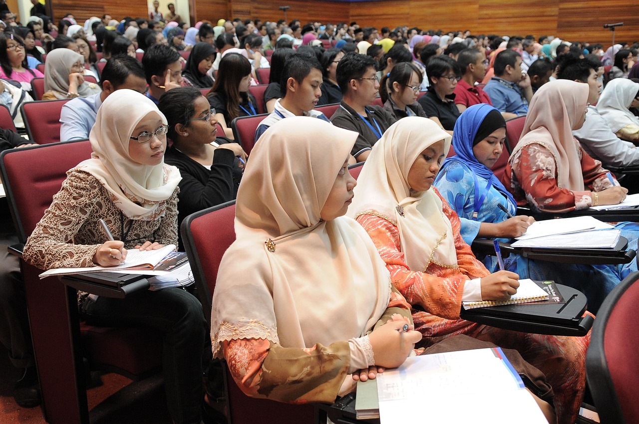 Lecture, student, university — Exploring the World: Planning Your Gap Year Abroad